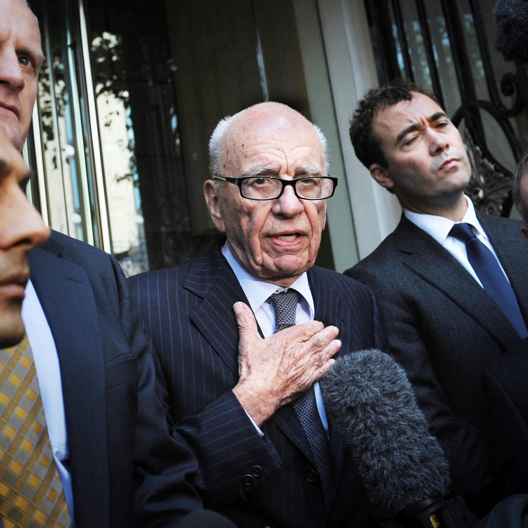 Scotland Yard to Review Email Deletions in News Corp Hacking Case