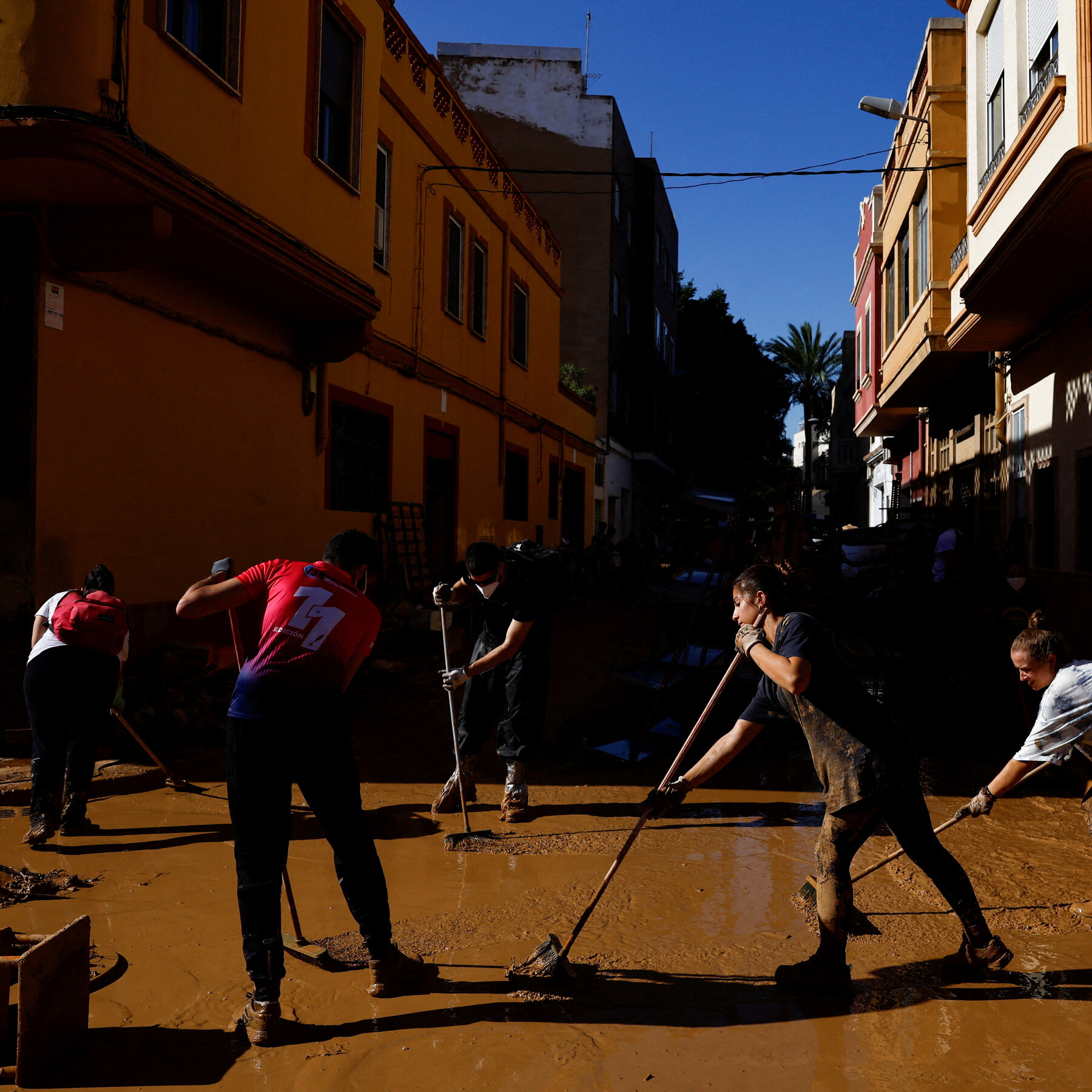 After Deadly Floods in Spain, Thousands of Volunteers Help in Recovery Effort