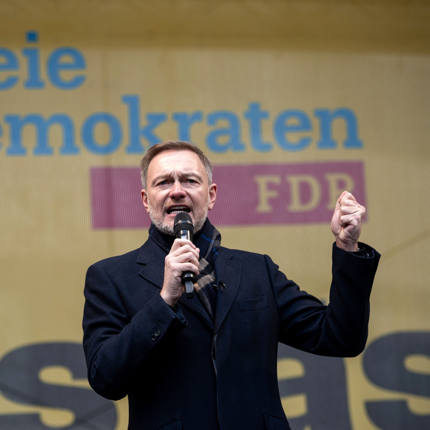 The Man Who Broke Germany’s Government Wants a Chance to Fix It